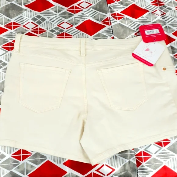 Isabel Maternity Midi Shorts With Expandable Side Panels Cream Sz 12/31 - Picture 4 of 8